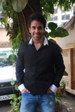 Tusshar Kapoor on the sets of Shekar Suman_s Movers N Shakers in Goregaon, Mumbai on 29th March 2012 (24).JPG